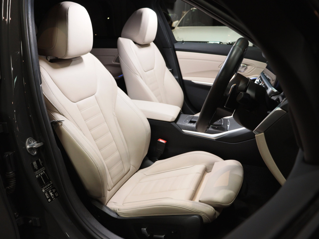 BMW ３シリーズツーリング　320d xドライブ ツーリングMスポーツ 4WD