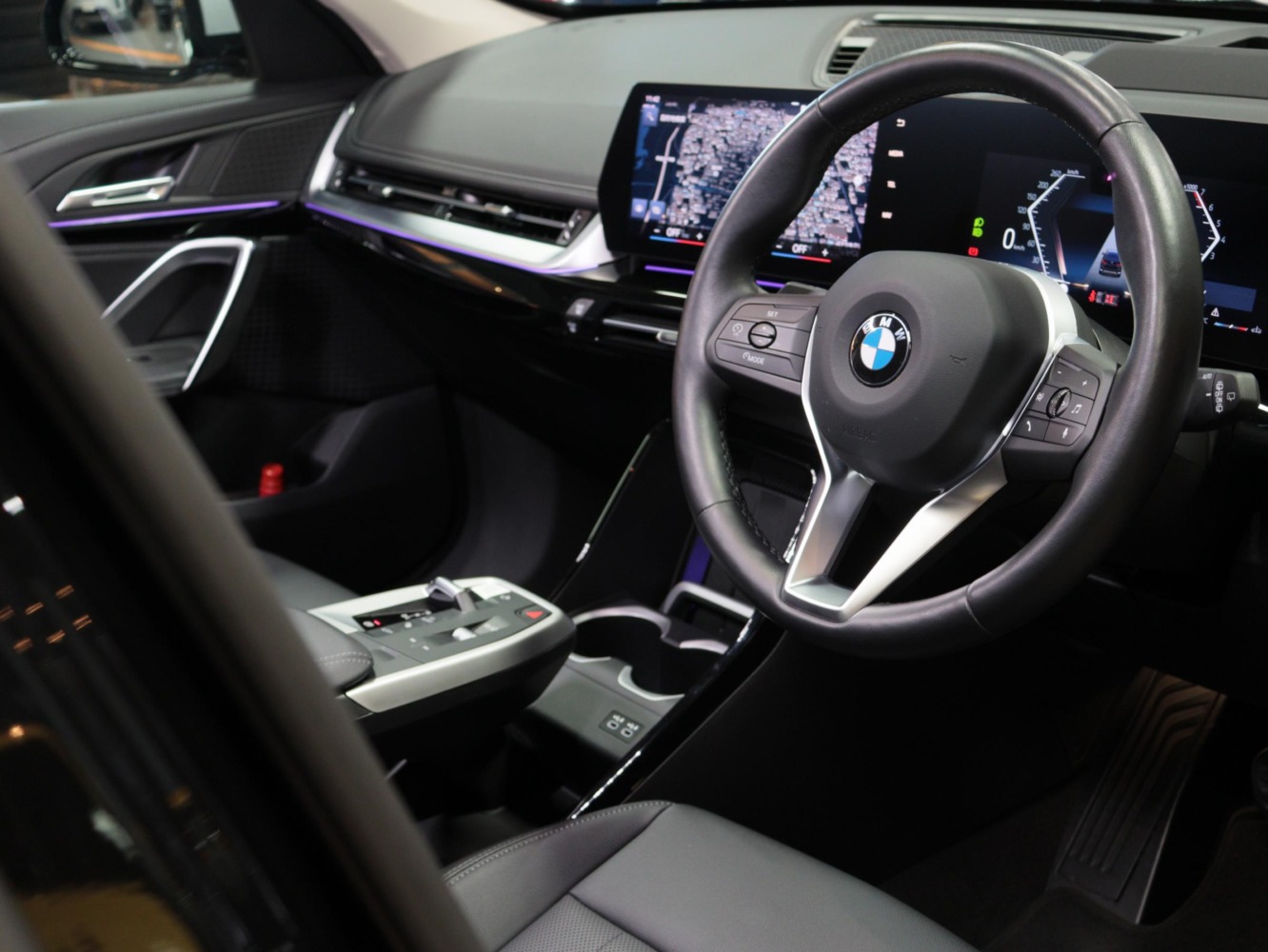 BMW X1　xドライブ20i xラインDCT 4WD