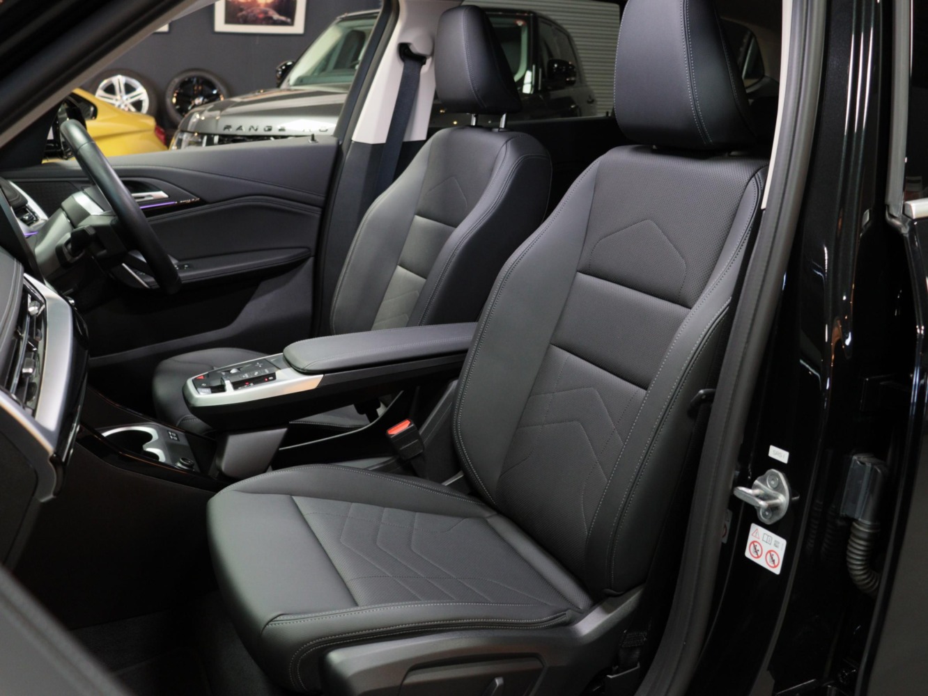 BMW X1　xドライブ20i xラインDCT 4WD