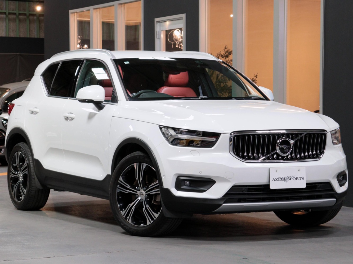 ボルボ　XC40　T5 AWDインスクリプション 4WD