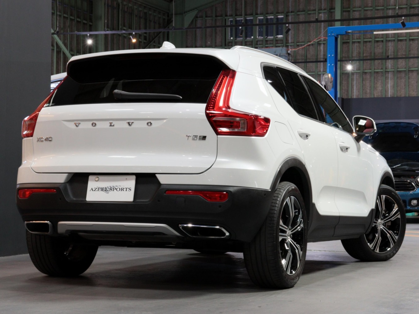 ボルボ　XC40　T5 AWDインスクリプション 4WD