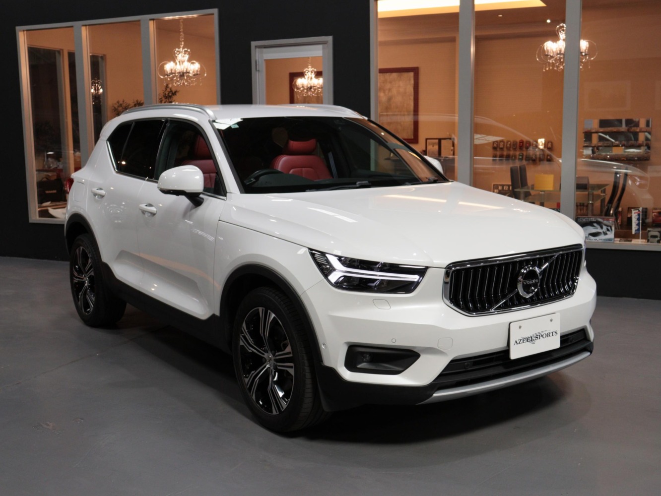 ボルボ　XC40　T5 AWDインスクリプション 4WD