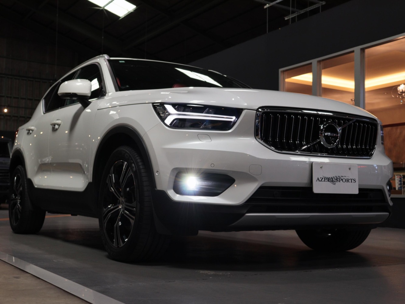 ボルボ　XC40　T5 AWDインスクリプション 4WD