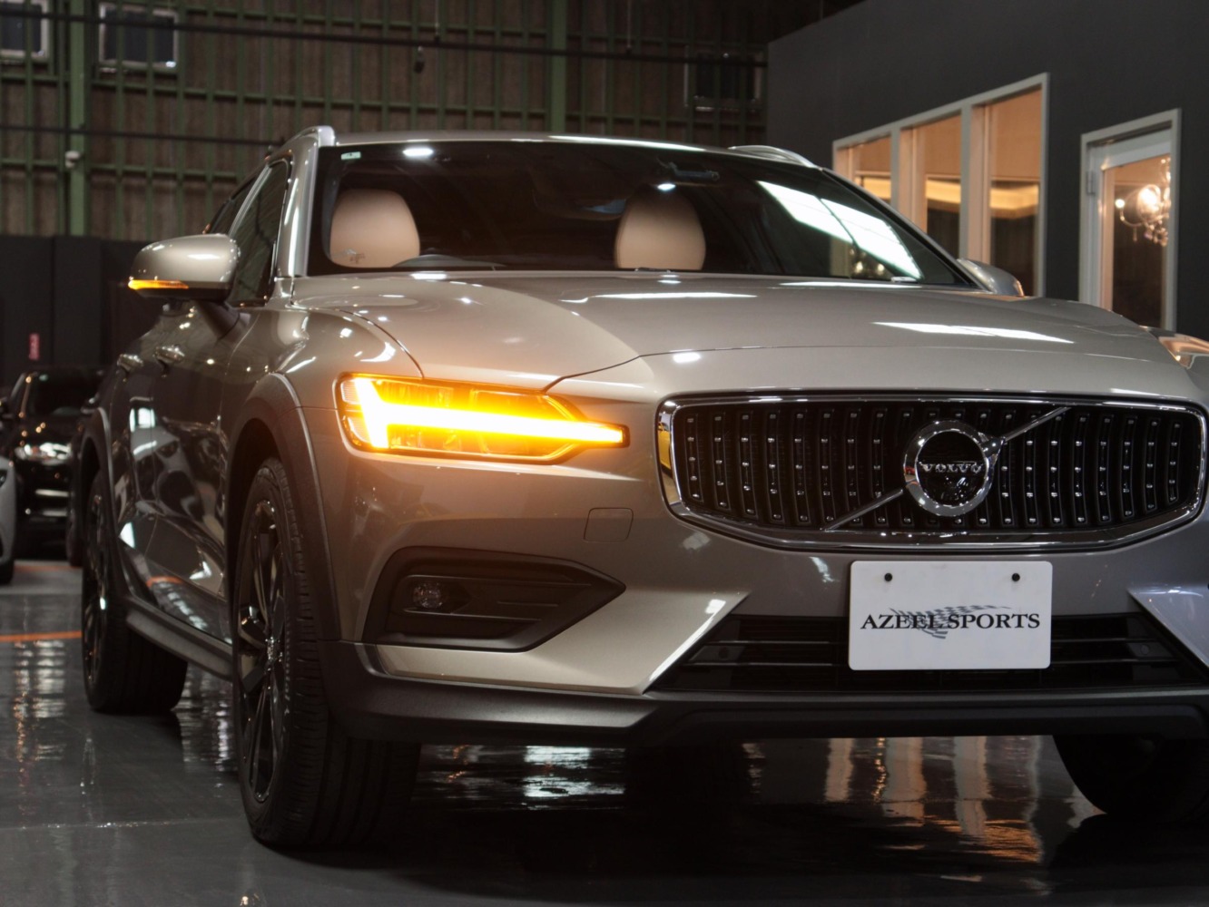 ボルボ　V60　クロスカントリー　B5　AWD　プロ　4WD