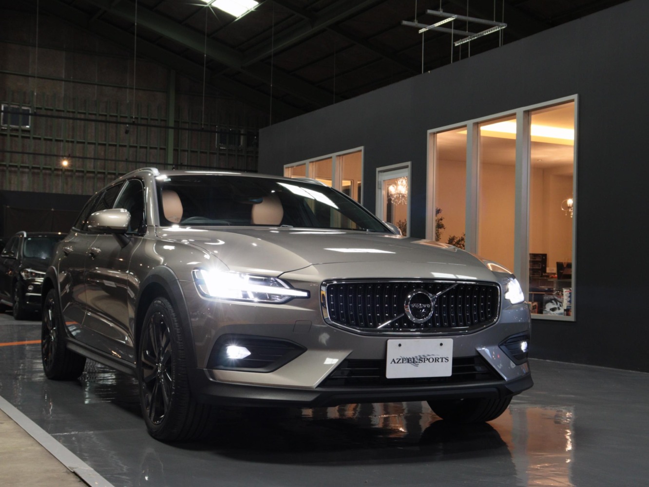 ボルボ　V60　クロスカントリー　B5　AWD　プロ　4WD