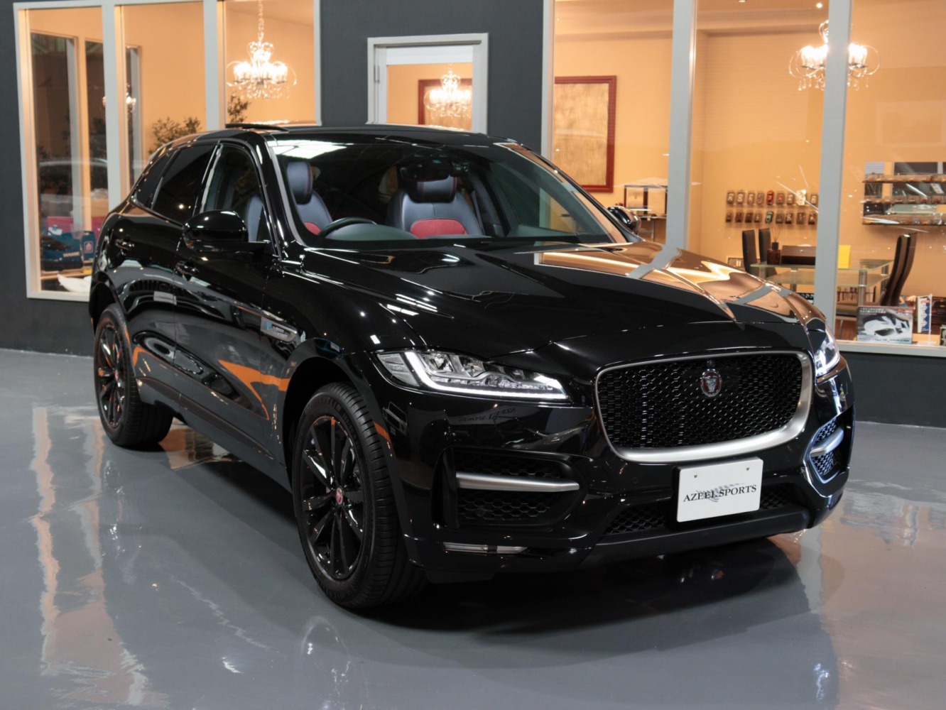 ジャガー　Ｆペイス　Ｒスポーツ　２．０Ｌ　Ｐ２５０　４ＷＤ