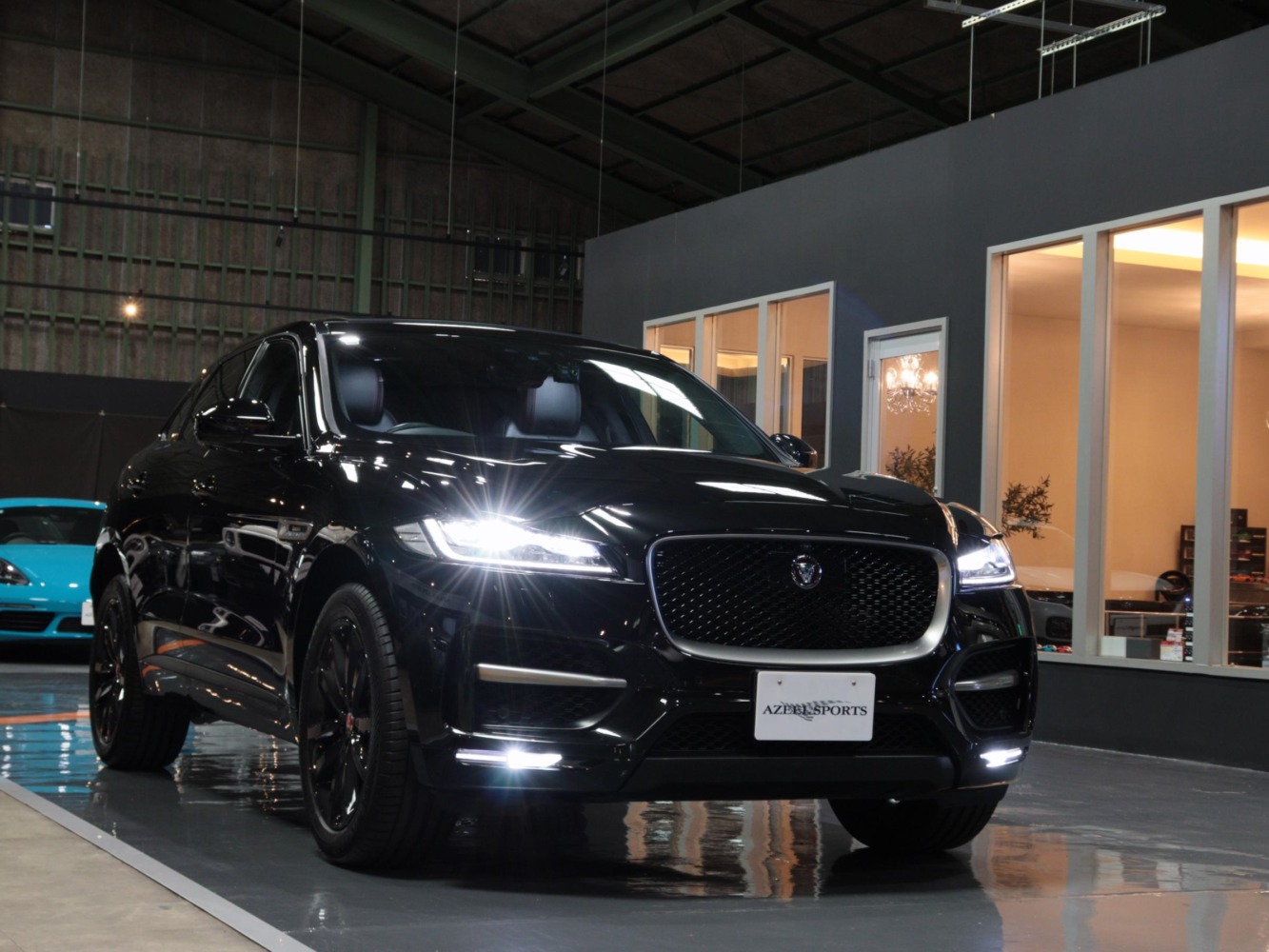 ジャガー　Ｆペイス　Ｒスポーツ　２．０Ｌ　Ｐ２５０　４ＷＤ