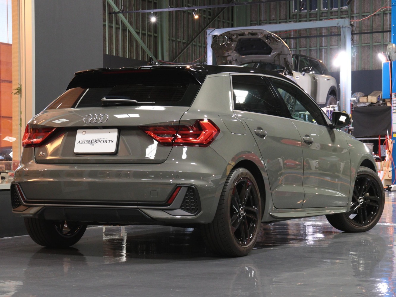 アウディ　Ａ１スポーツバック　２５ＴＦＳＩ　Ｓライン