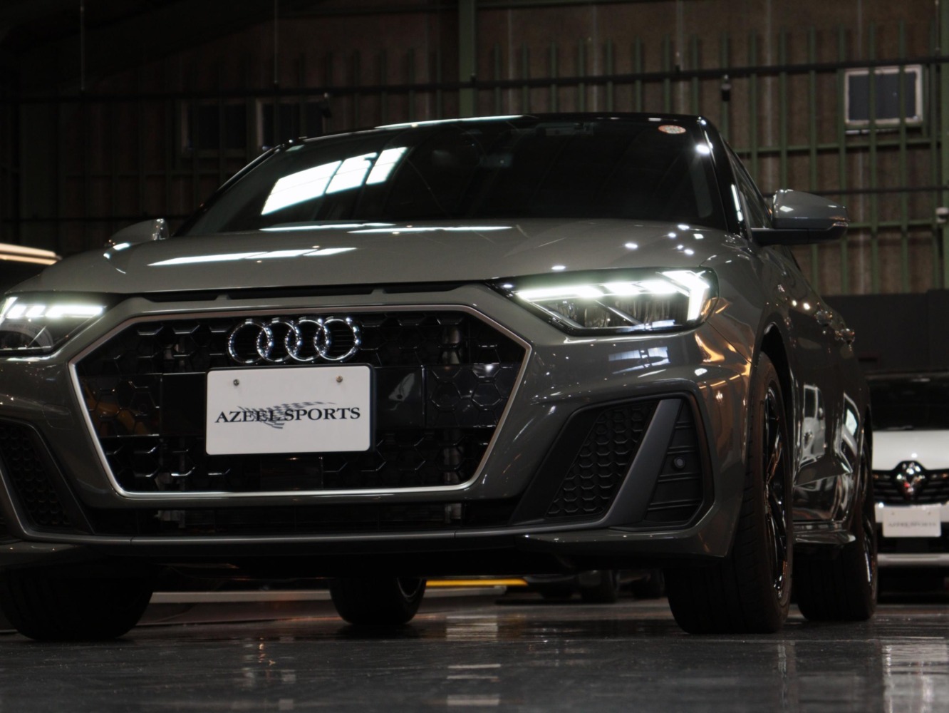 アウディ　Ａ１スポーツバック　２５ＴＦＳＩ　Ｓライン