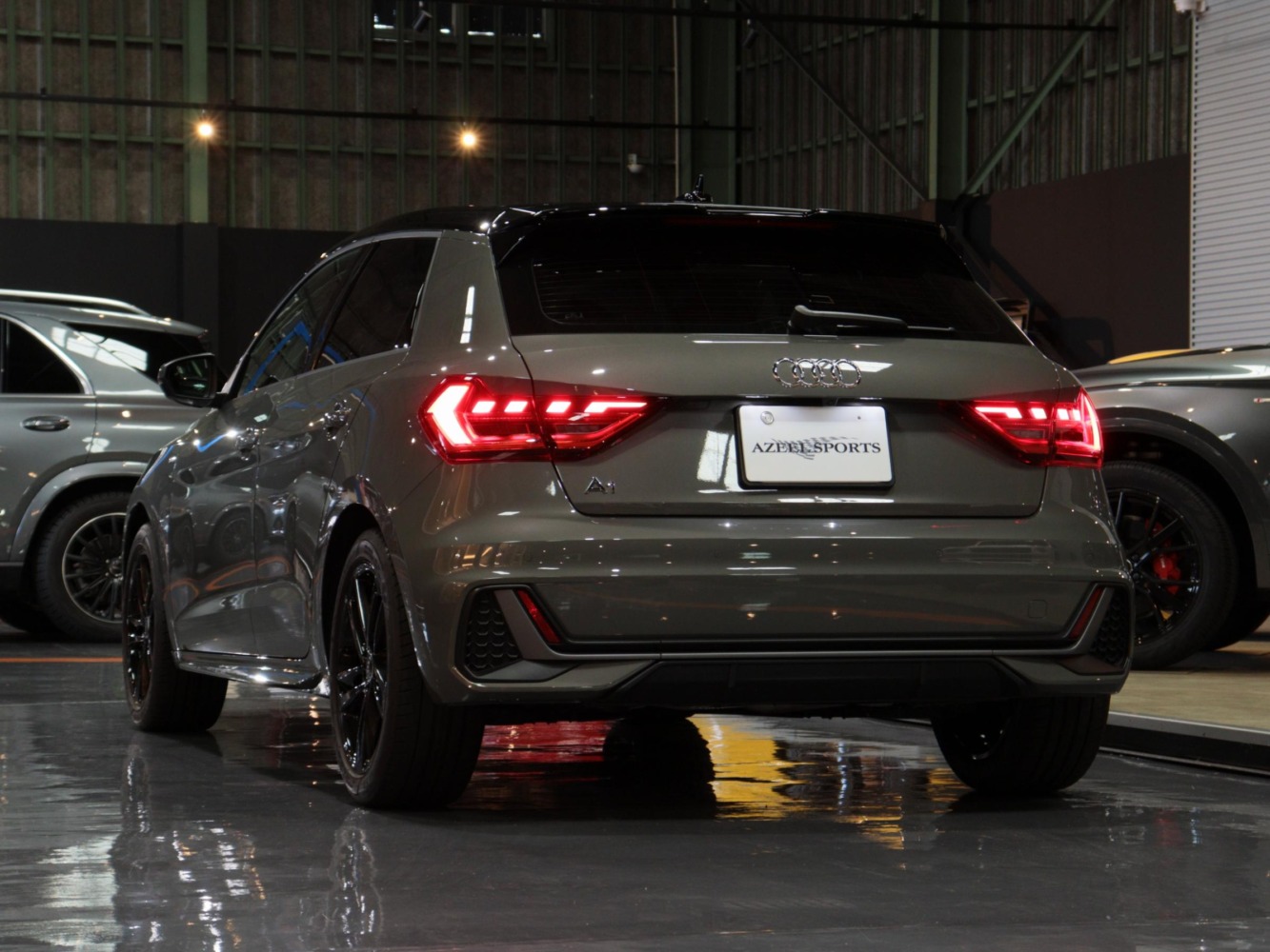 アウディ　Ａ１スポーツバック　２５ＴＦＳＩ　Ｓライン