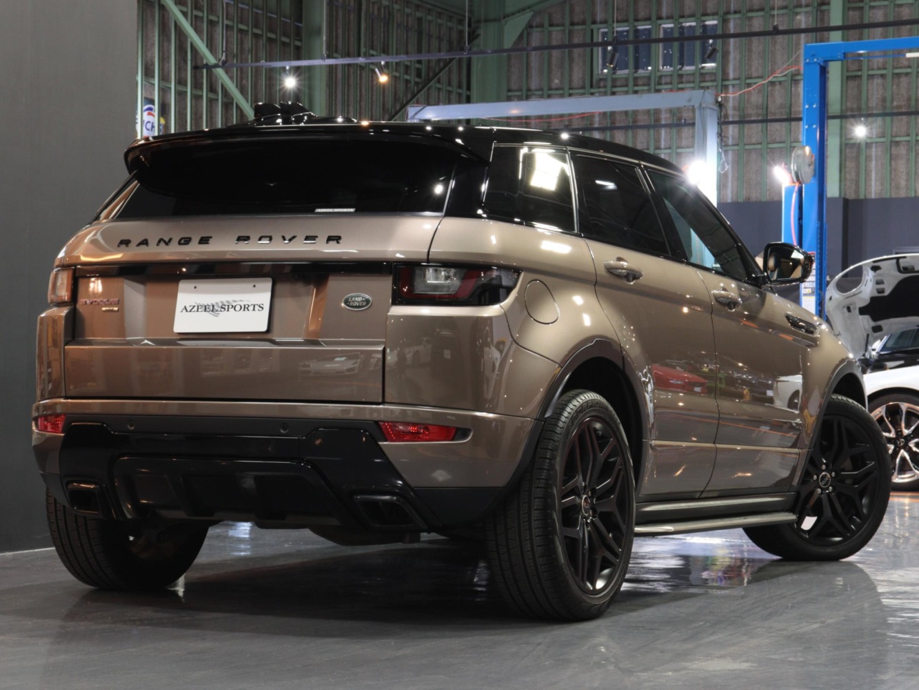 ランドローバー　レンジローバーイヴォーク　ＨＳＥダイナミック２．０Ｌ　Ｄ１８０　４ＷＤ