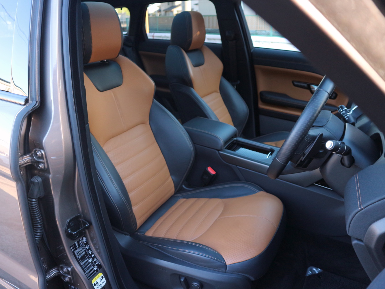 ランドローバー　レンジローバーイヴォーク　ＨＳＥダイナミック２．０Ｌ　Ｄ１８０　４ＷＤ