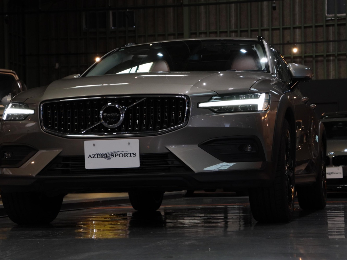 ボルボ　V60　クロスカントリー　T5　AWD　プロ