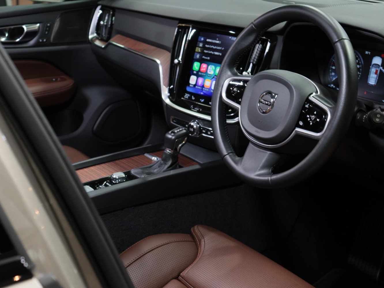 ボルボ　V60　クロスカントリー　T5　AWD　プロ