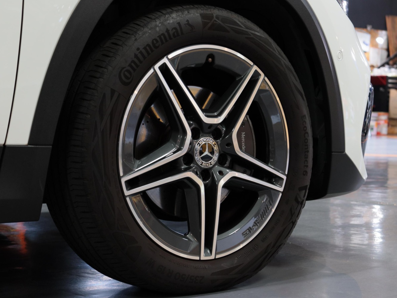 メルセデス・ベンツ　ＧＬＡ２００ｄ　４マチック　ＡＭＧライン