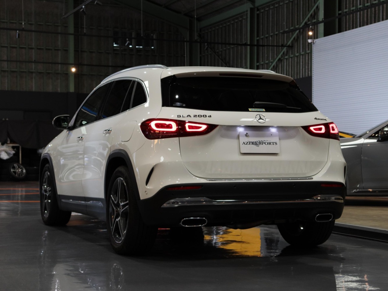 メルセデス・ベンツ　ＧＬＡ２００ｄ　４マチック　ＡＭＧライン