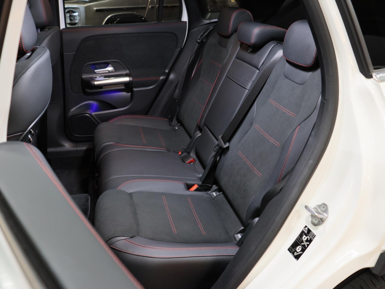 メルセデス・ベンツ　ＧＬＡ２００ｄ　４マチック　ＡＭＧライン