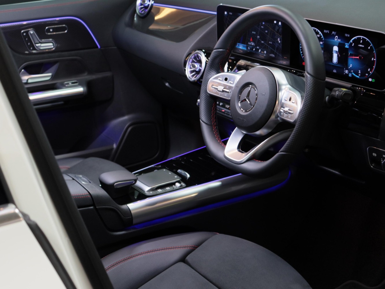 メルセデス・ベンツ　ＧＬＡ２００ｄ　４マチック　ＡＭＧライン