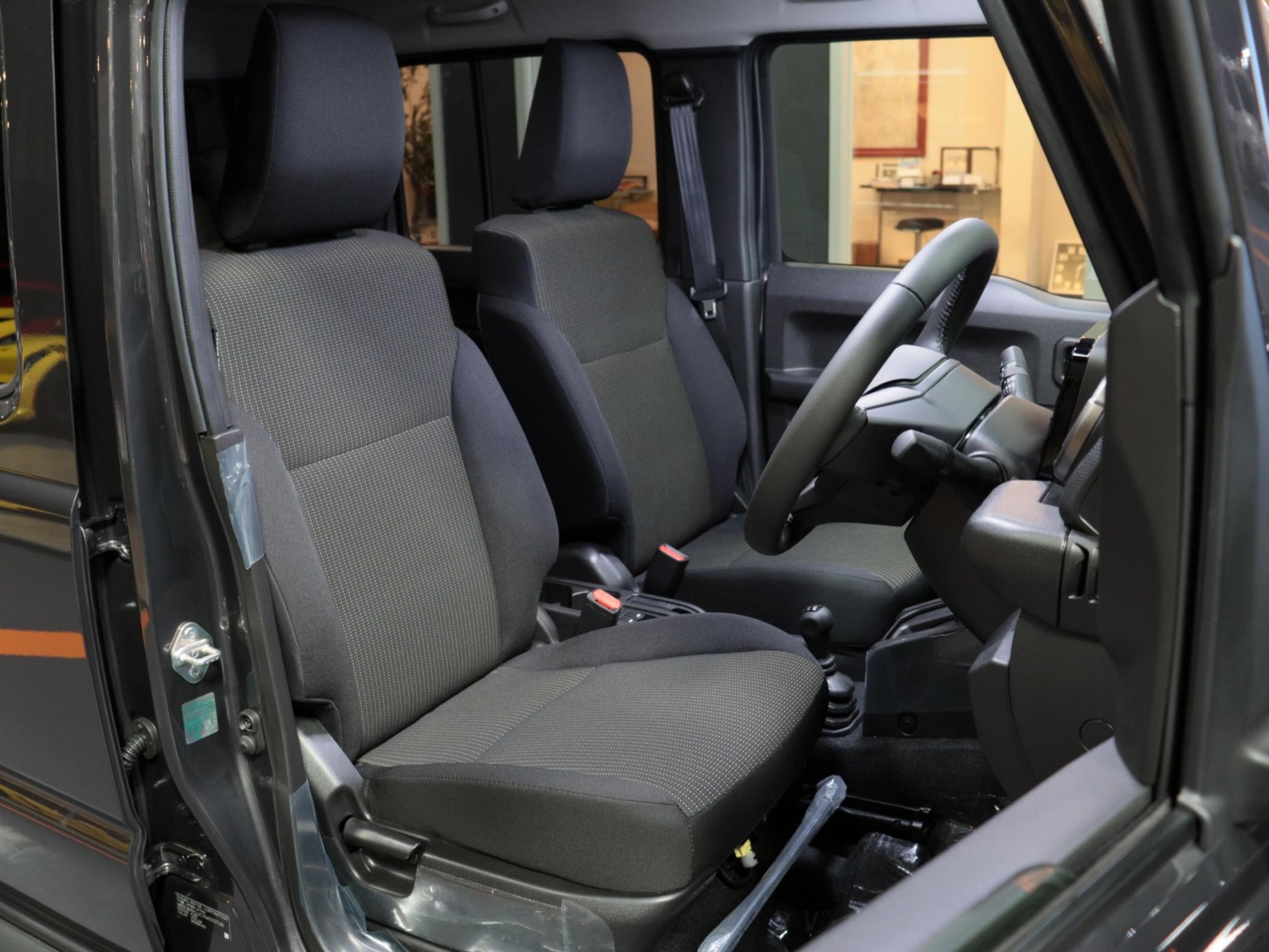 スズキ　ジムニー　ノマド　１．５ＦＣ（２型）　４ＷＤ