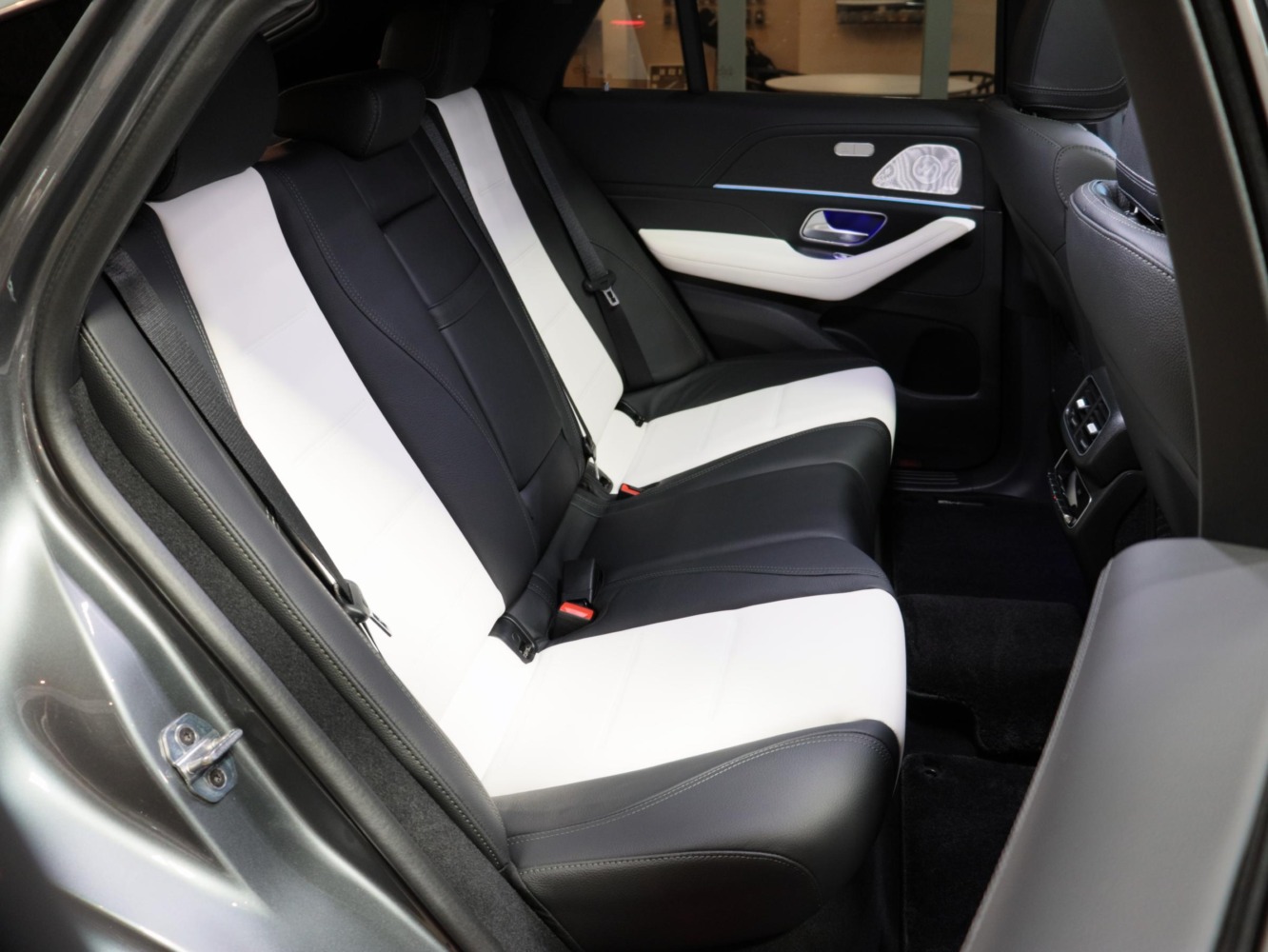 メルセデス・ベンツ　ＧＬＥクーペ　４５０ｄ　 ４ＭＡＴＩＣ　スポーツ（ＩＳＧ）ＭＰ２０２５０２