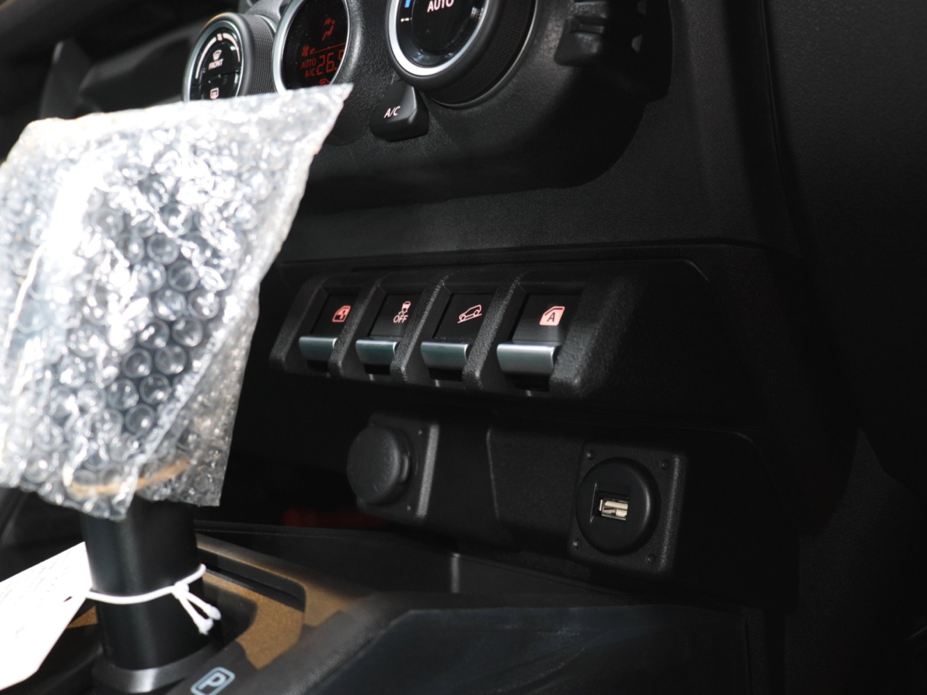 スズキ　ジムニー　ノマド　１．５ＦＣ（２型）　４ＷＤ